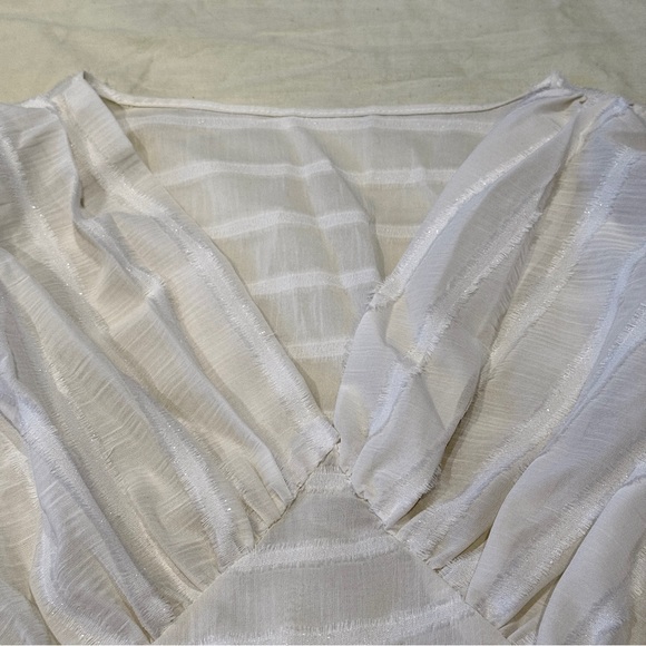 3/$15‼️ DAZY White Striped Ruched Bust Crop Blouse w/ Back Tie, Size M, V-Neck - Picture 6 of 10